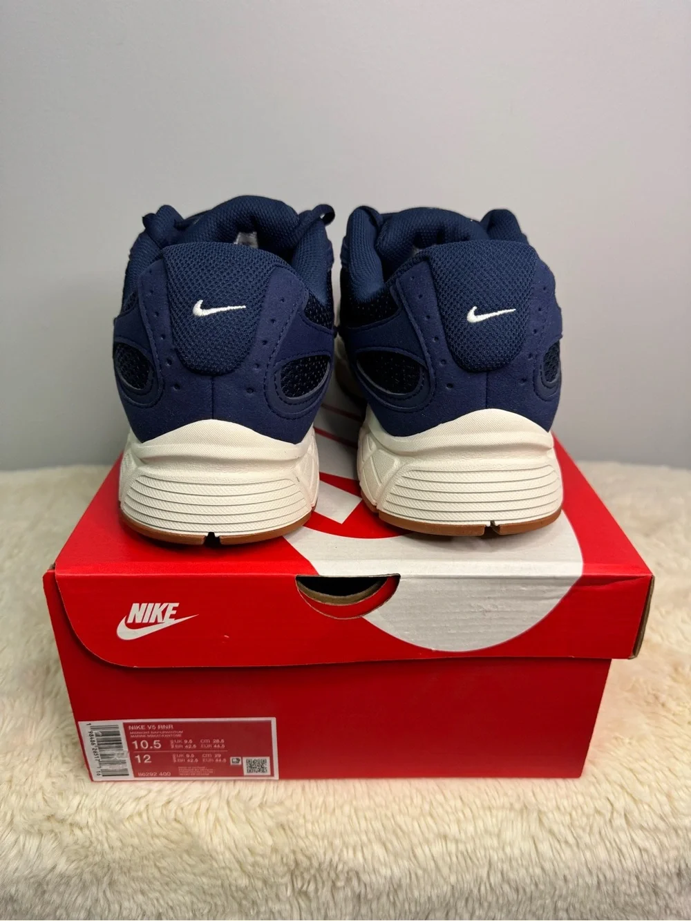 Nike V5 RNR Midnight Navy/Phantom/Gum Low Top Mesh Sneakers II6292-400